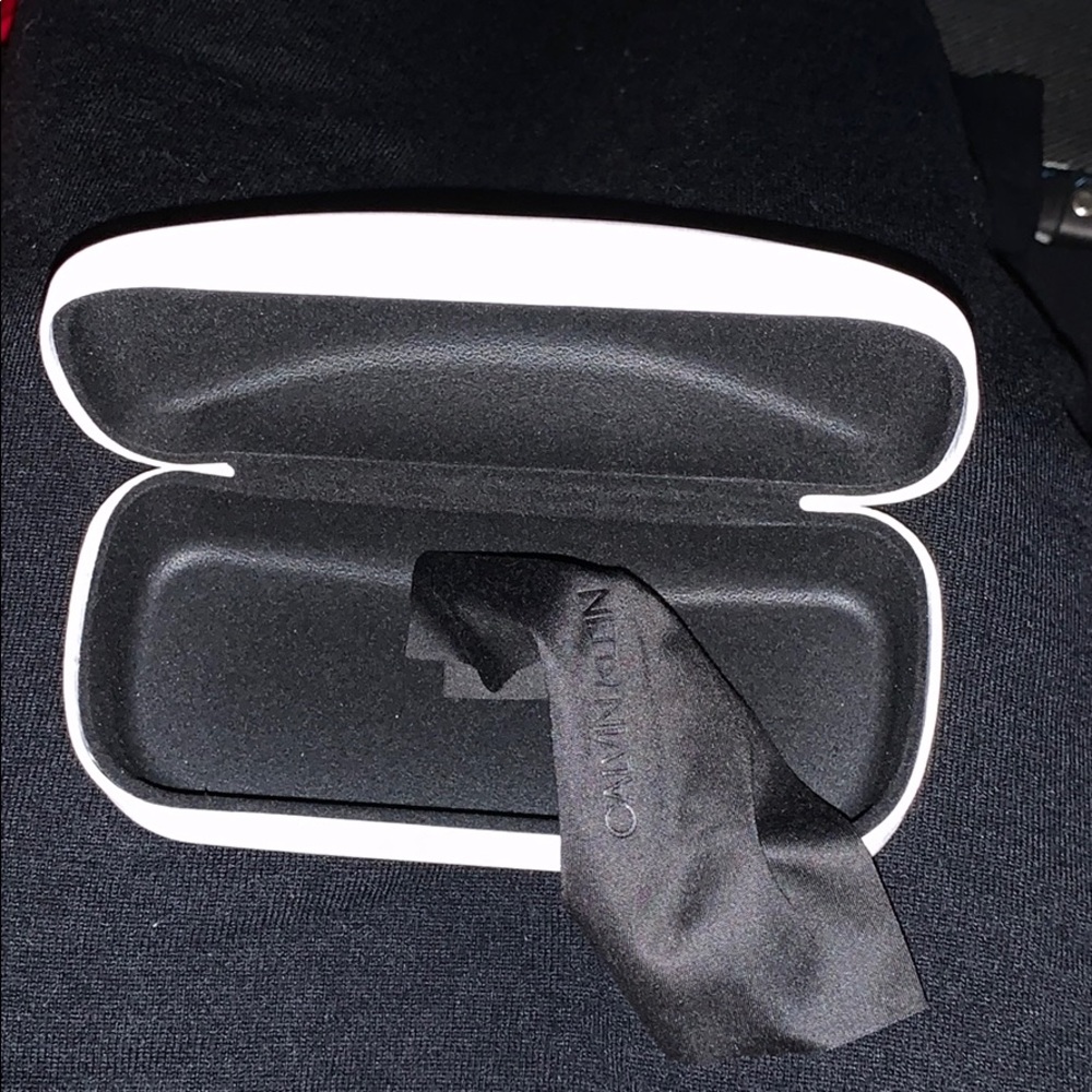 ‼️FINAL SALE‼️CALVIN KLEIN SUNGLASSES CASE